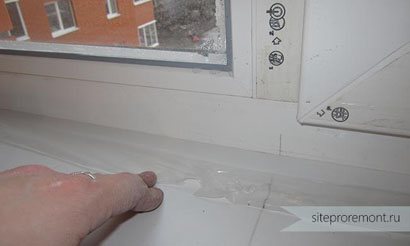 Пяна за монтаж на первази