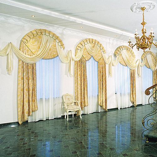 Seleccionamos cortinas para una ventana semicircular.