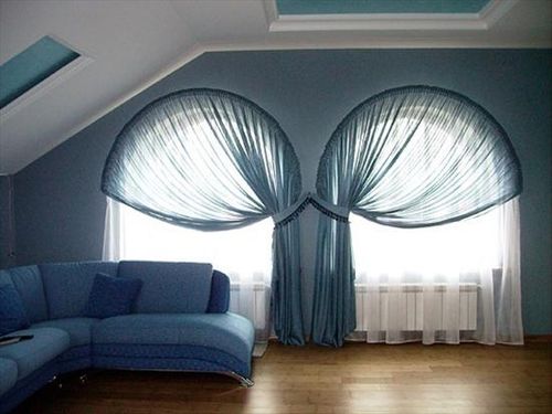 Seleccionamos cortinas para una ventana semicircular.