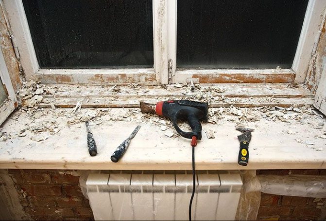 Pintar los marcos de las ventanas sin quitar la pintura vieja