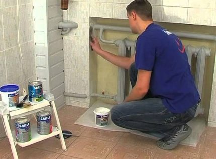 Boruları ve radyatörü boyamak