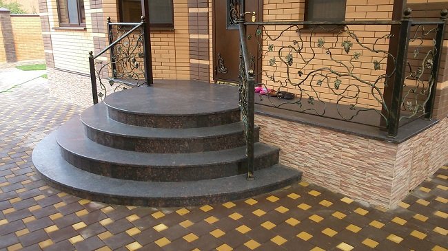 varanda semicircular para uma casa particular