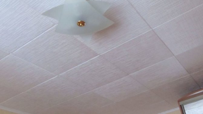 Teto da cozinha com fogão a gás: qual é melhor fazer?