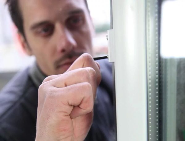 Ak sa zistí výrobná chyba, mali by ste sa obrátiť na špecialistov spoločnosti a požiadať o kompenzáciu