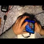 Al cargar el teléfono, la temperatura de la batería es baja