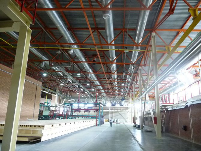 Exemplu de instalare a conductelor de aer în producție