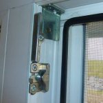Принципът на действие на микровентилация върху пластмасови прозорци и фитинги за монтаж