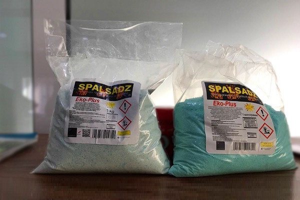 Pagbalot ng produkto sa mga plastic bag