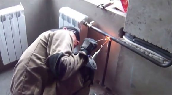 DIY-reparation av stigar i en hyreshus