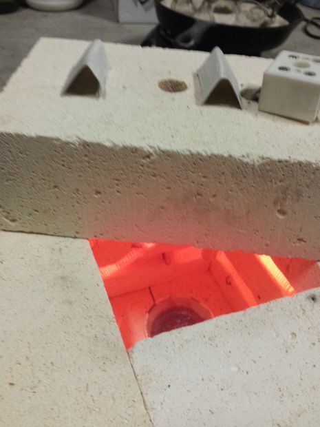 Domaća električna peć za stvaranje keramike, žarenje metala, proizvoda od gline