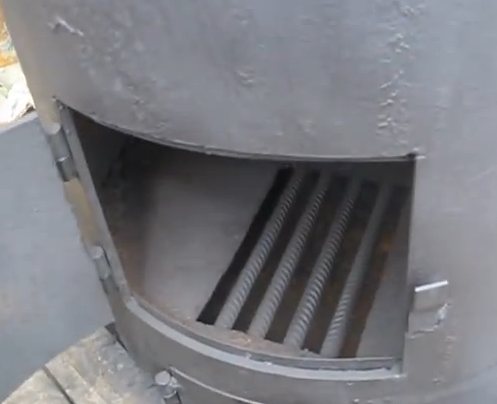 Se puede hacer una rejilla casera con restos de varilla.