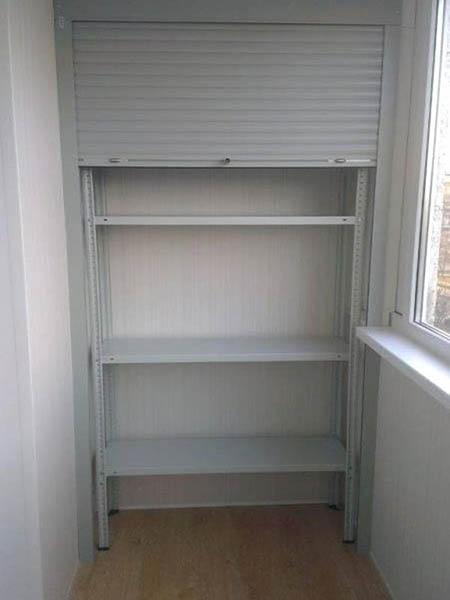 rayonnage avec porte escamotable