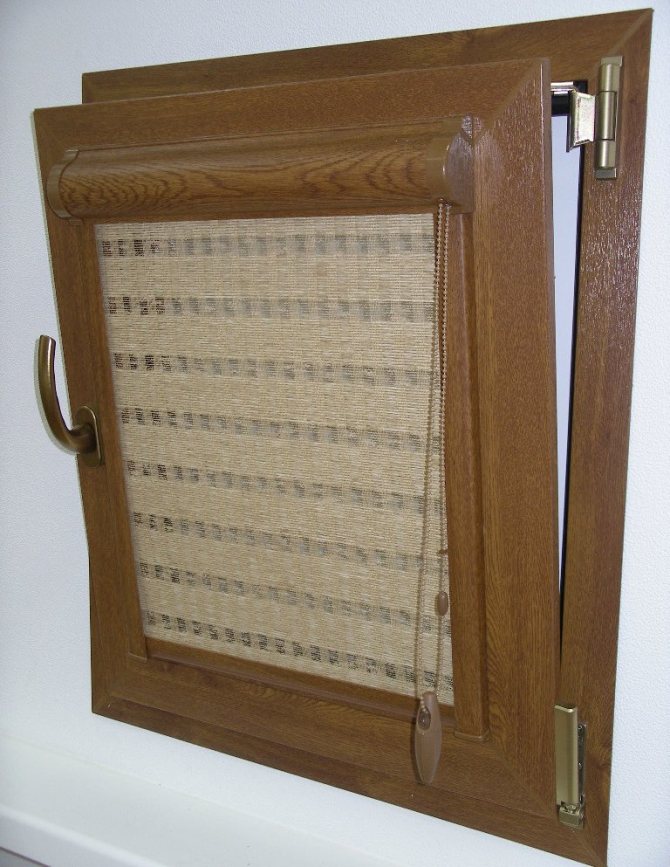 Plastic window sash with cassette roller blind