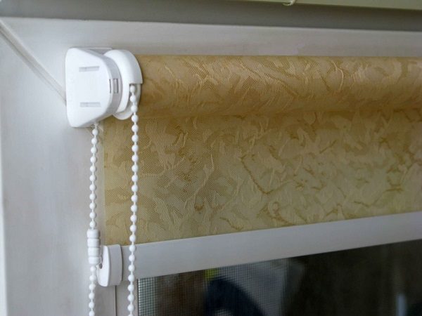 Fényszűrők műanyag ablakokhoz: tervezés, telepítés, karbantartás