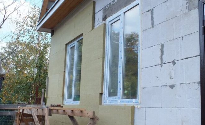 thermal insulation of a house made of foam concrete