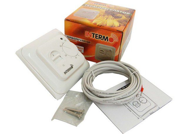 Termostat so snímačom nie je súčasťou štandardnej sady elektrického podlahového kúrenia
