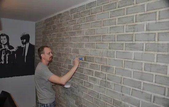 Alçı olmadan bir tuğla duvara fayans döşenmesi - iş aşamaları