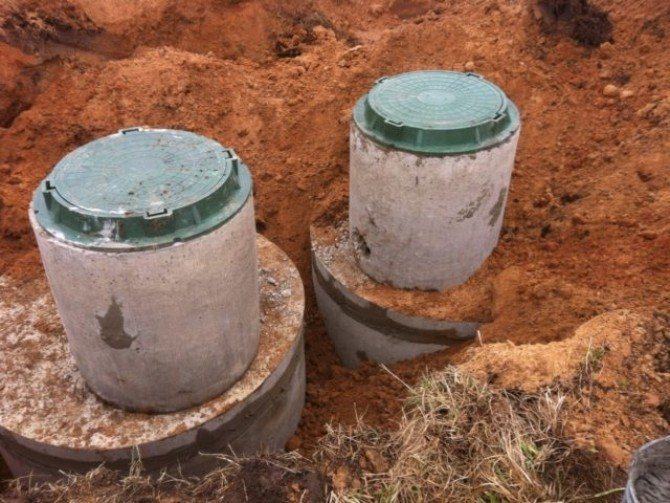 Installasjon av betongringer i en brønnbasseng
