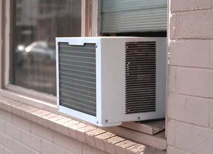 Installation of a monoblock in a window opening