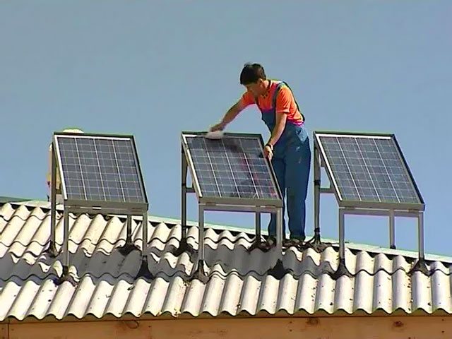 A instalação do coletor solar é realizada de acordo com as mesmas regras da instalação do painel solar.