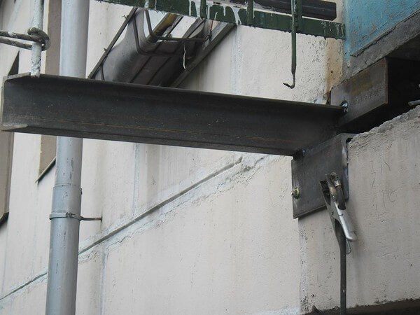 The device of additional supports