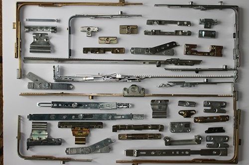 Plastik kapılar için bağlantı çeşitleri