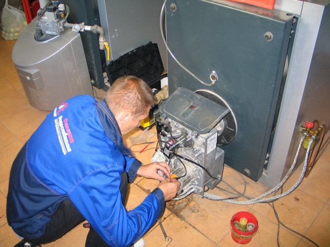 Özel bir ev kurallarında ve ekipman seçeneklerinde bir gaz kazanının değiştirilmesi