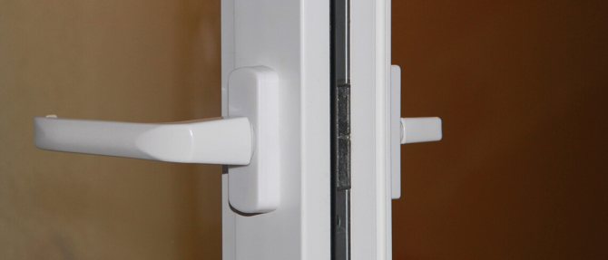 Substituição e reparação do puxador da porta da varanda com garantia