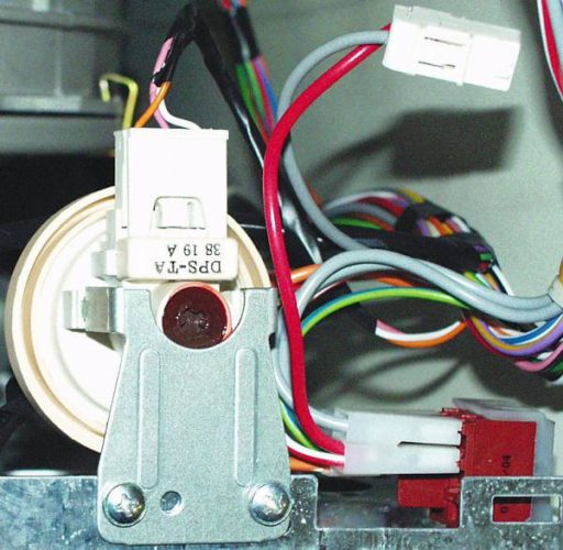 Substituindo o interruptor de pressão