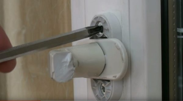 plast udskiftning af vindueshåndtag
